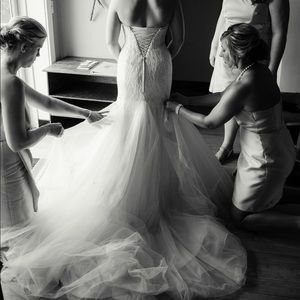 Gorgeous beaded mermaid wedding gown! Ivory size 8